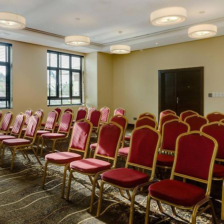 Protea Hotel By Marriott Ikeja Select Lagos Esterno foto