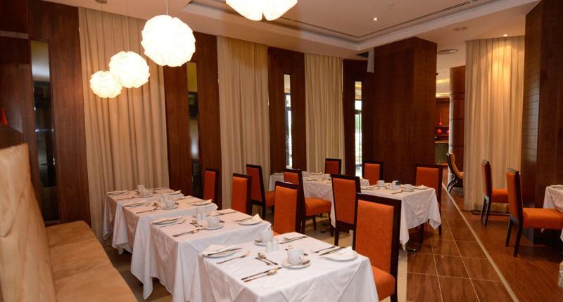 Protea Hotel By Marriott Ikeja Select Lagos Esterno foto