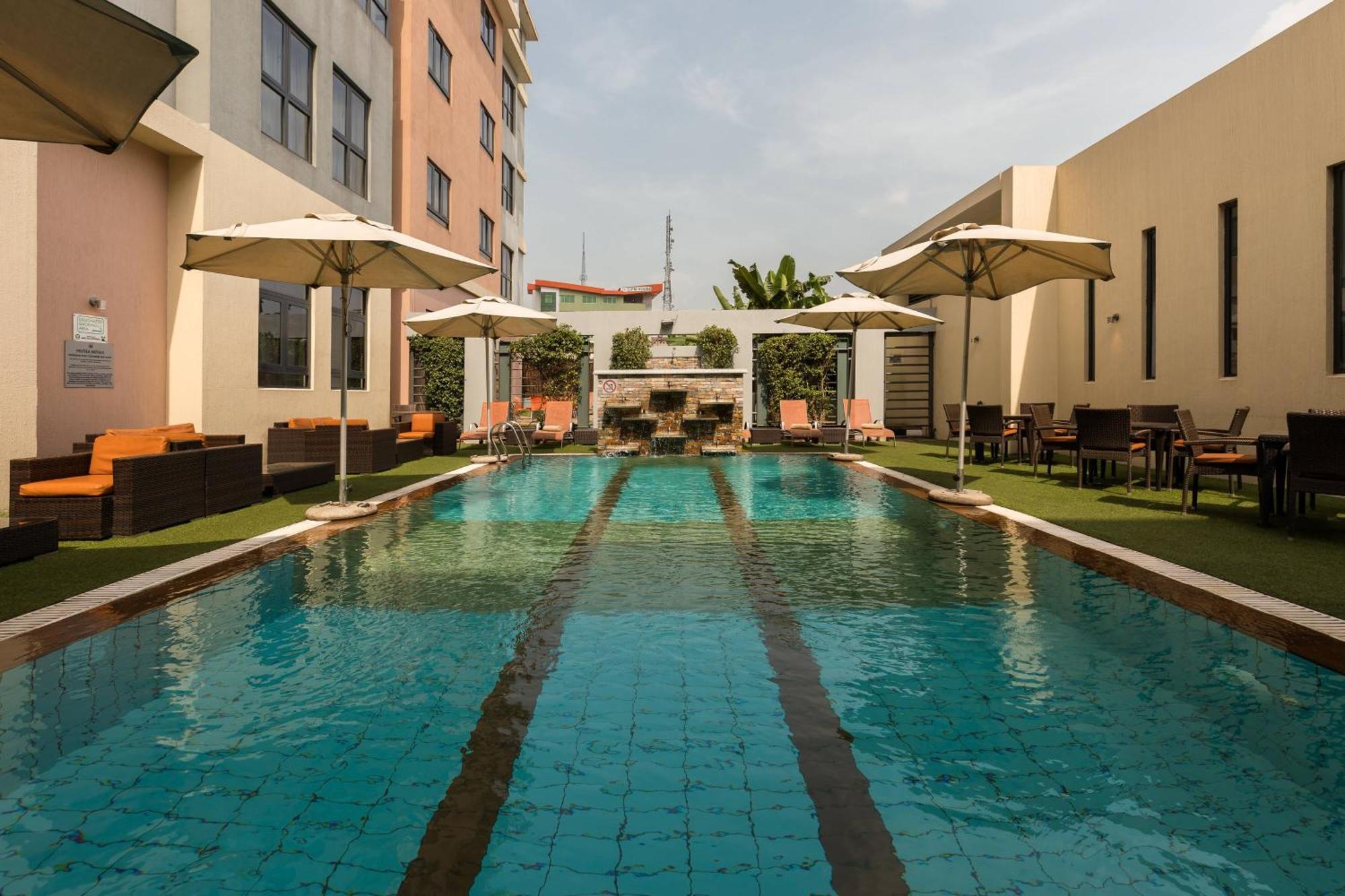 Protea Hotel By Marriott Ikeja Select Lagos Esterno foto