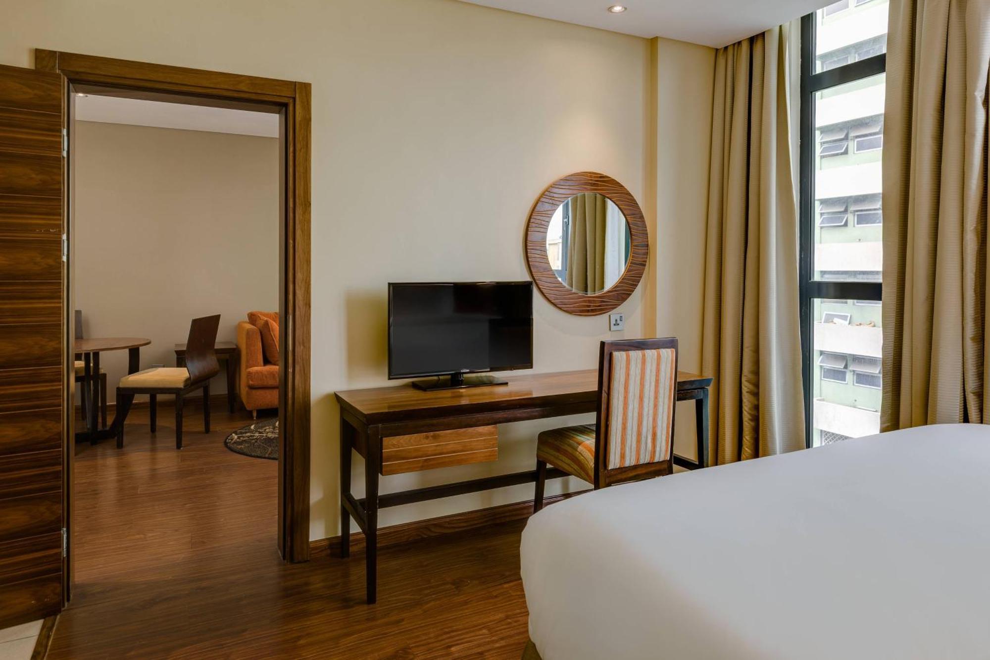 Protea Hotel By Marriott Ikeja Select Lagos Esterno foto