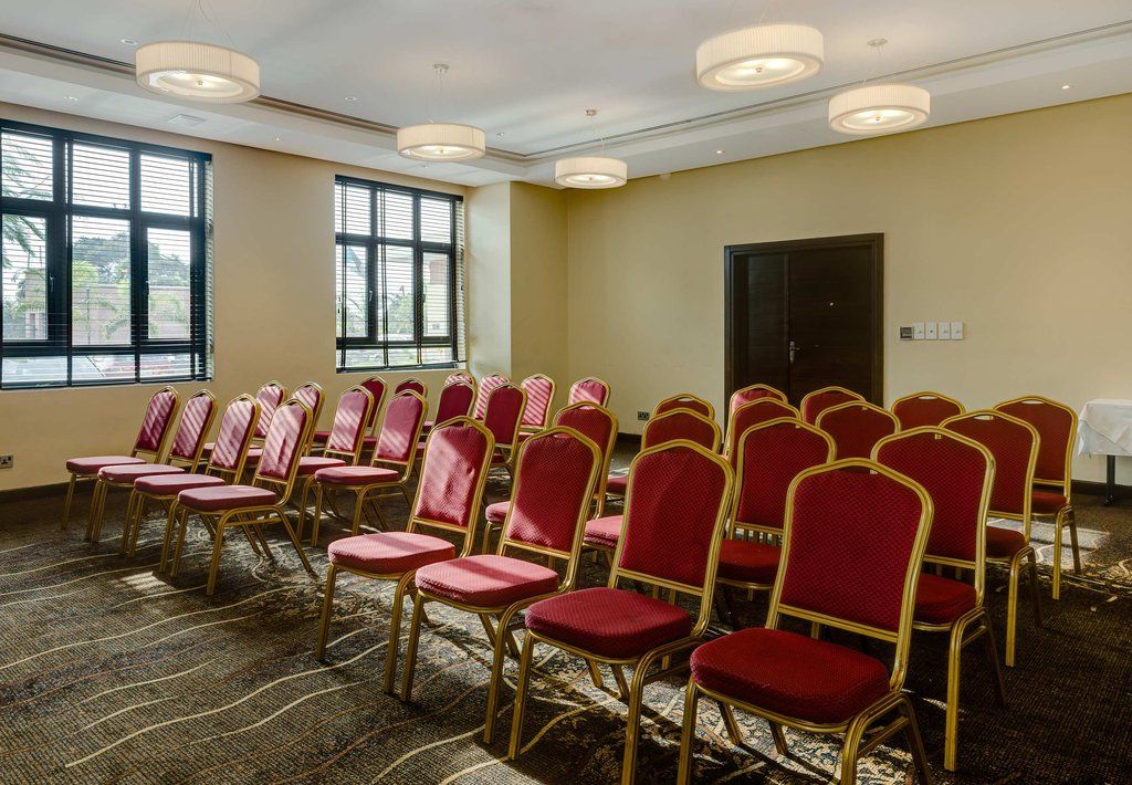 Protea Hotel By Marriott Ikeja Select Lagos Esterno foto